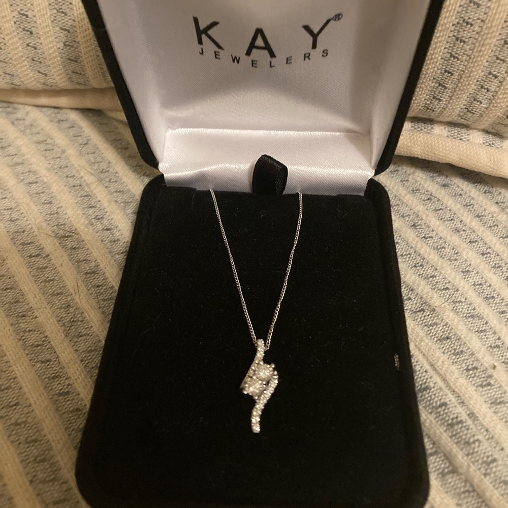 Kay jewelers diamond necklace. Worn twice.